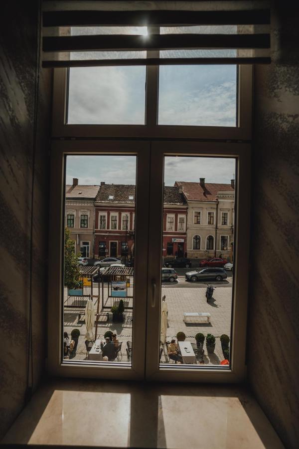 The Downtown Nest Apartment Cluj-Napoca Ngoại thất bức ảnh